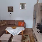 Júlia Apartman.