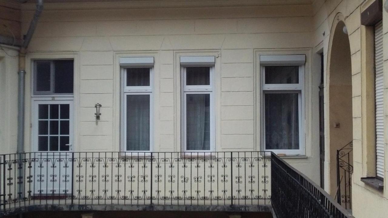 Júlia Apartman. *