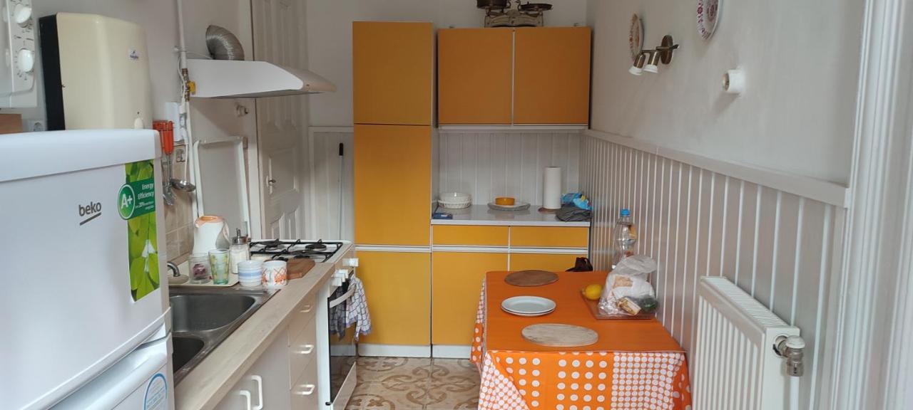 Júlia Apartman. * Budapest